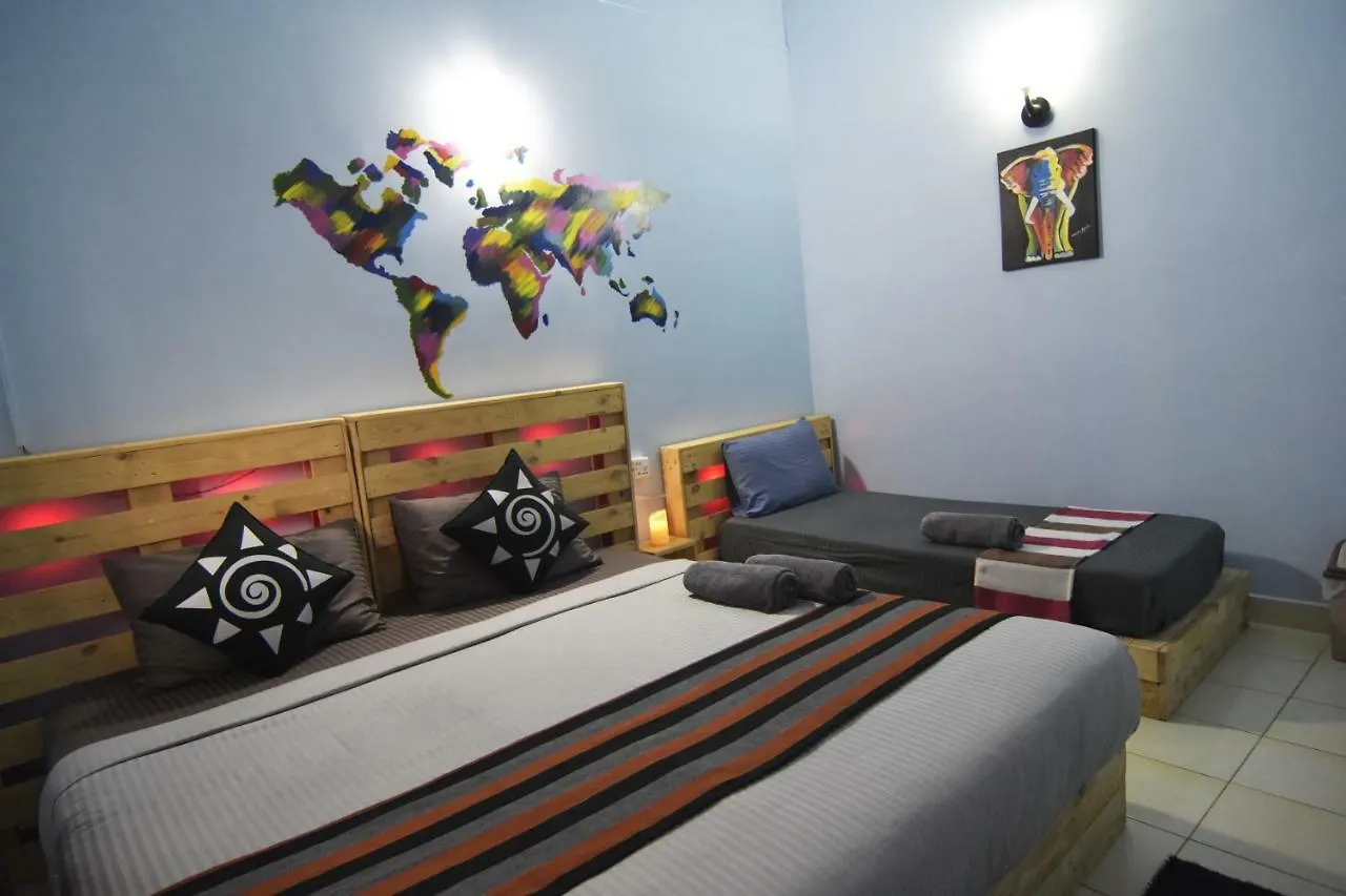 Yoyo Airport Hostel نيجومبو